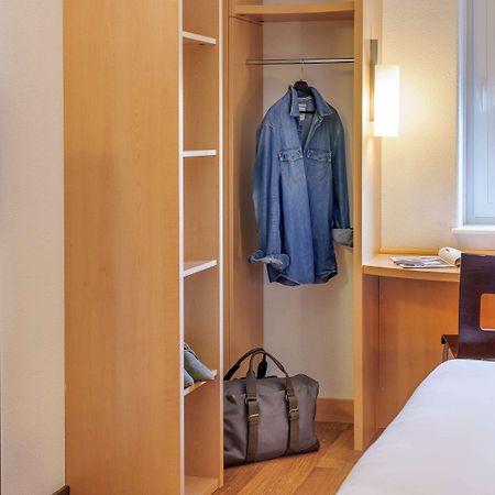 Отель Ibis Констанц Экстерьер фото