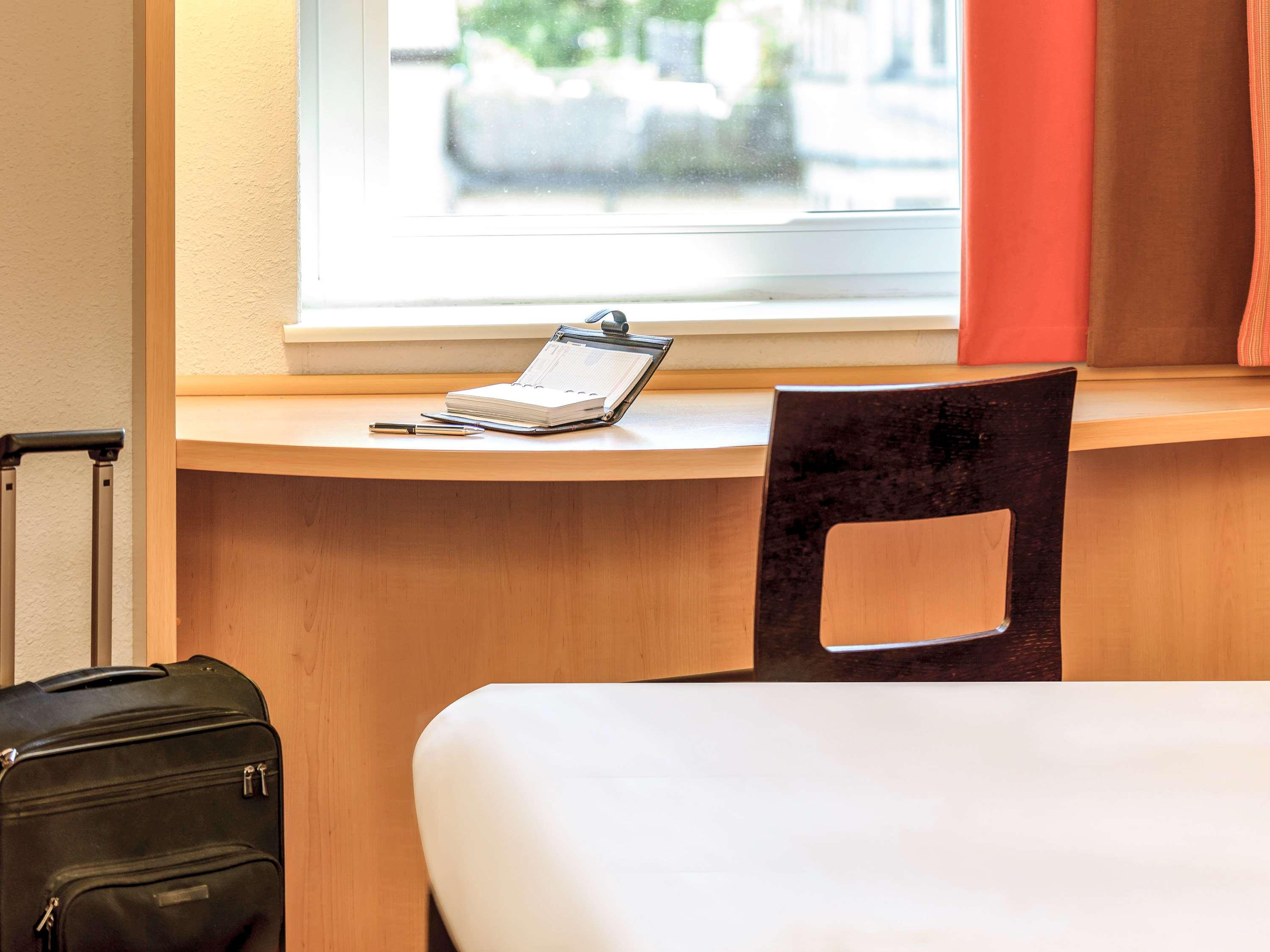 Отель Ibis Констанц Экстерьер фото