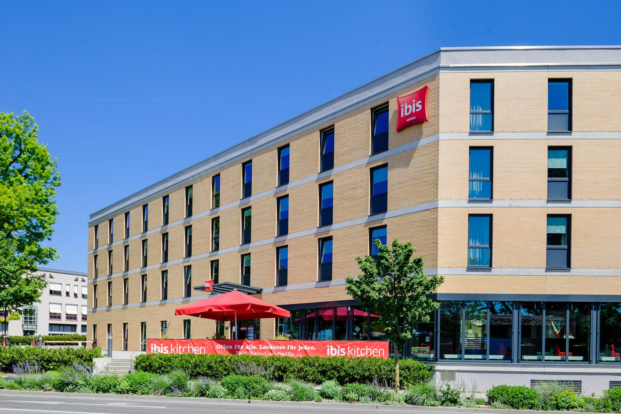 Отель Ibis Констанц Экстерьер фото